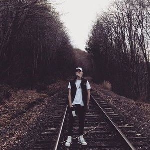 Meet your Posher, Sam